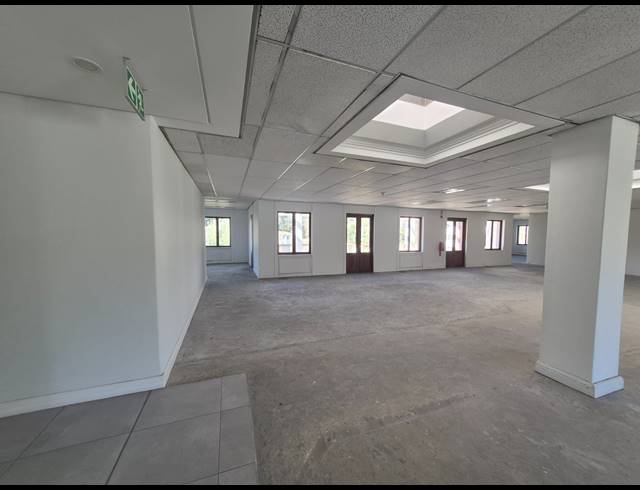 1,315M² OFFICE TO LET IN SANDTON CENTRAL